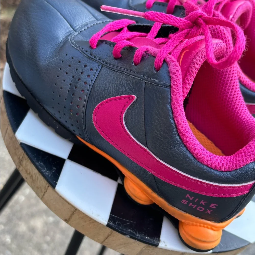 Nike Shox Toddler Sneakers – Size 9C •